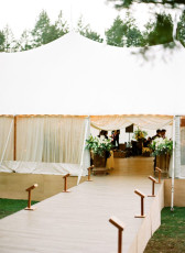Wood pathway lighting