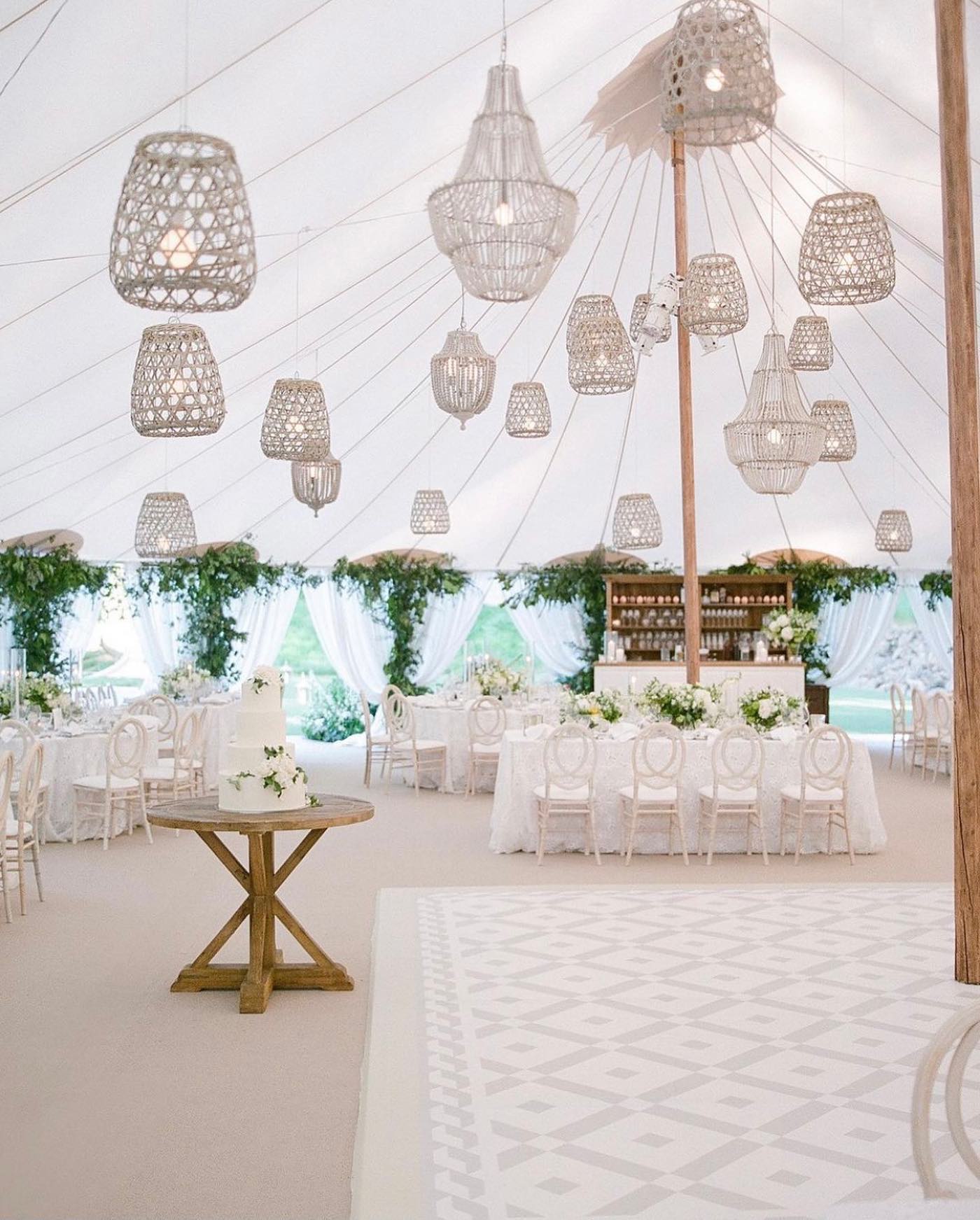 Missing @meadowoodnapavalley weddings! Thank you for the memory @caratsandcake. Always love how @josevilla captures our tent and everything under it! @rosemaryevents @mindyricedesign @gotlightsf @theonicollection @casadeperrin @elaneventrentals @perfectendingscakes @standardpartyrentals @latavolalinen @barkerdecor #zephyrtents