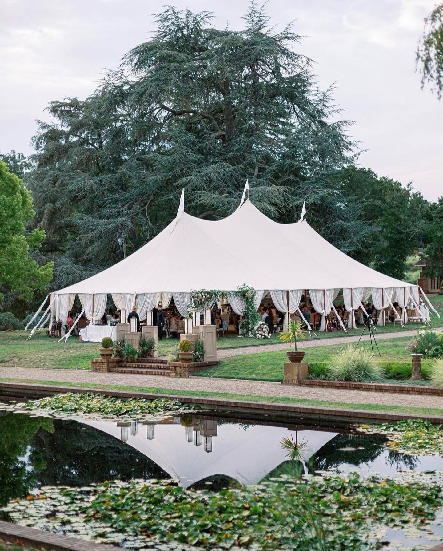 Reflecting on this late summer wedding. Counting down the days until the season begins!
#zephyrtents #wedding #sperrytents